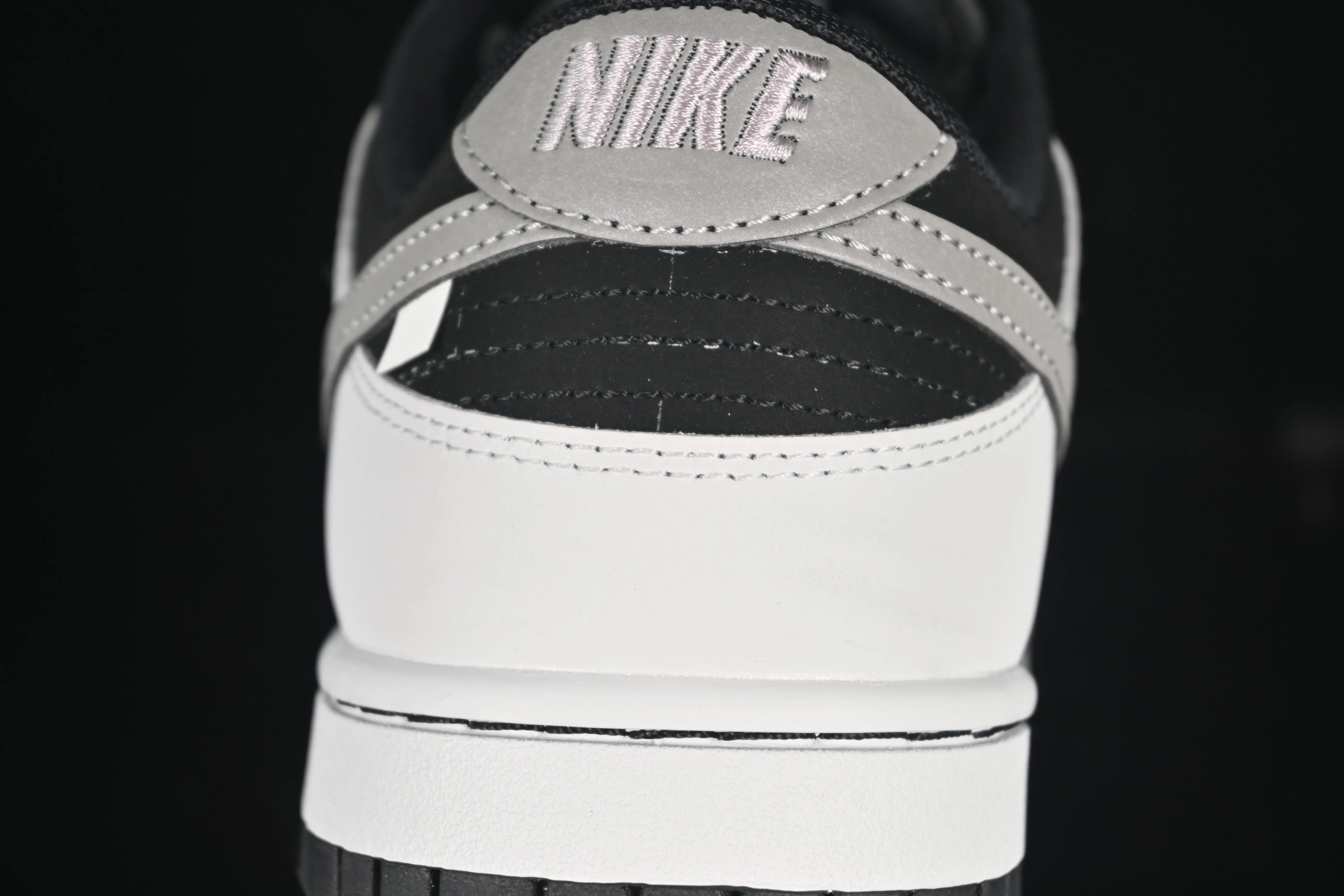 All categories Nk SB Dunk Series Nk SB Dunk Low High-end customized low-top sneakers Nike SB Dunk Low Pioneer Knight Anniversary high-end customized low-top casual sneakers WB0414-002